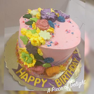 Floral cake - Cake by A Piece of Delight by Manisha Arora 