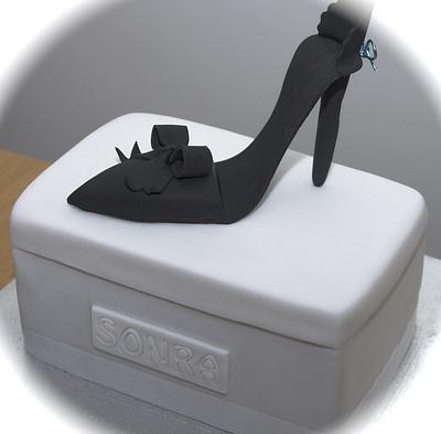 Shoe box cake - Cake by Kelly