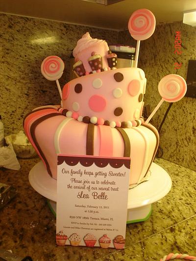 Topsy Turby Cake - Cake by Rosa