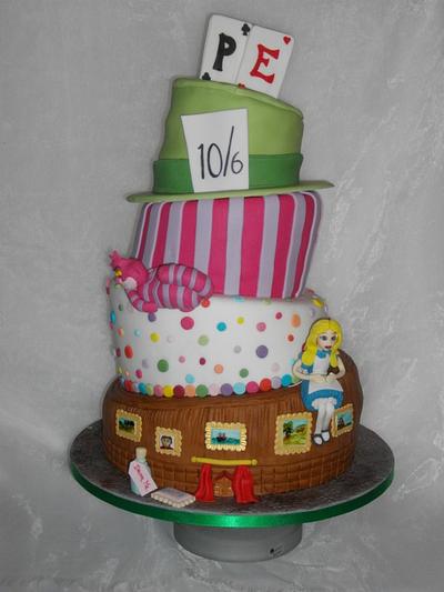 Alice in Wonderland sweet table - Cake by Mandy