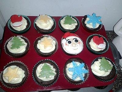 Christmas cupcakes - Cake by Cakelady10