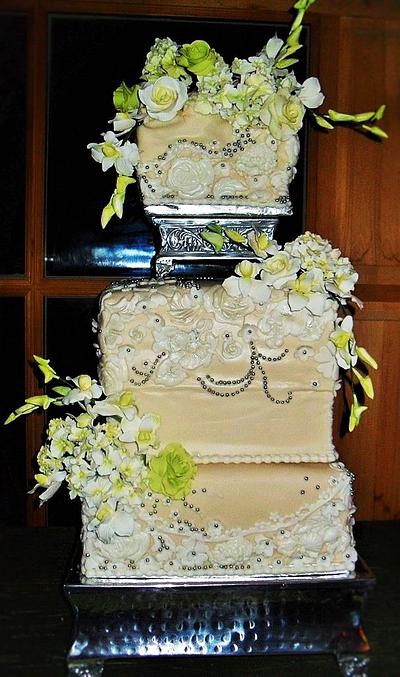 Wedding cake for a wonderful couple - Cake by Albena