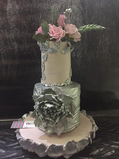 Elegant silver wedding cake  - Cake by Dinadiab