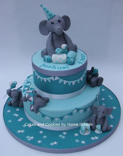 Elephants cake - Cake by HomemAade