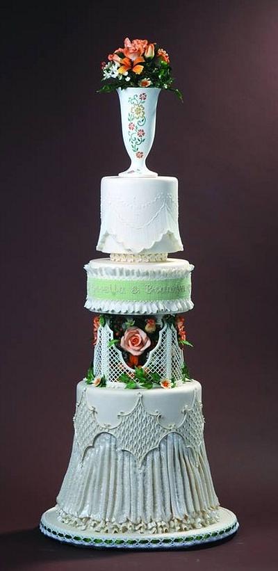 Vintage wedding cake - Cake by Cakes by Beatriz