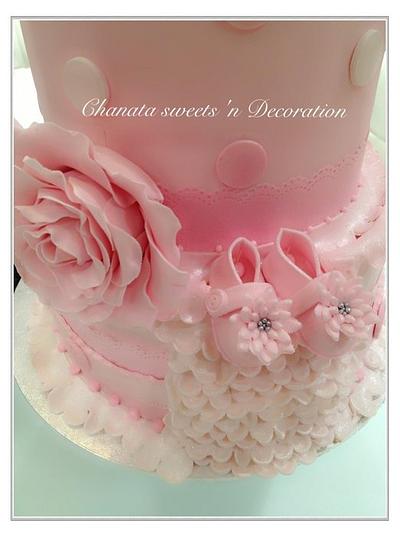 Baby flower headband cake - Cake by Chanatasweets