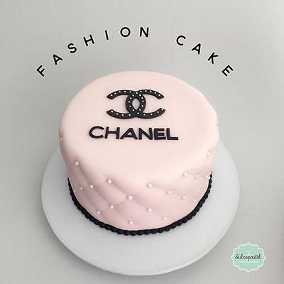 Torta Chanel Medellín - Cake by Dulcepastel.com
