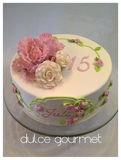 Vintage style for a 15th birthday - Cake by Silvia Caballero