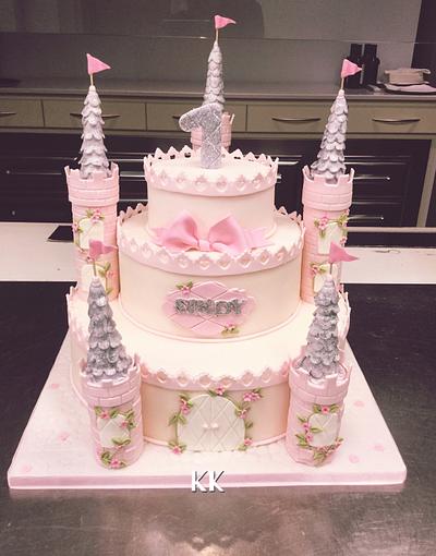 The castle of the princess  - Cake by Donatella Bussacchetti
