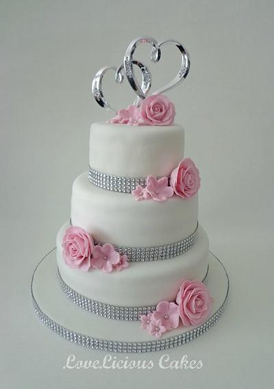 Wedding Cake hearts - Cake by loveliciouscakes