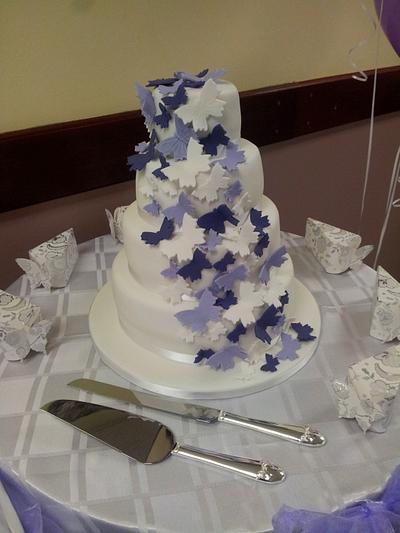 Butterfly cascade - Cake by Sarah Poole
