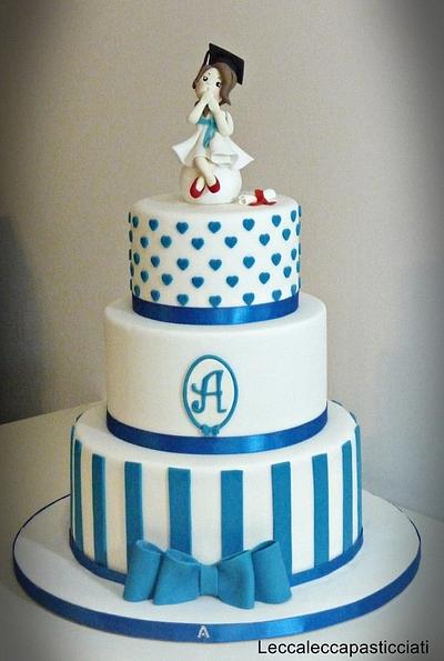 Graduation cake in blue - Cake by leccalecca