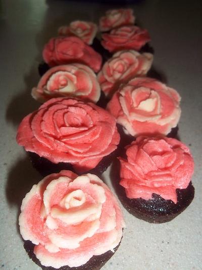 rose cupcakes - Cake by cakes by khandra