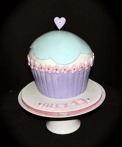 Giant Cupcake - Cake by Bite Me Cakes Yeppoon