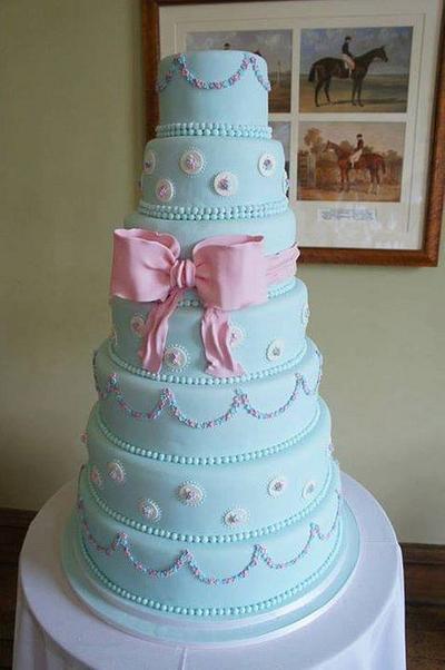 blossoms and bow - Cake by Chloe Goodship