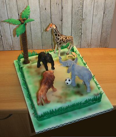 Jungle animals playing soccer - Cake by WhenEffieDecidedToBake