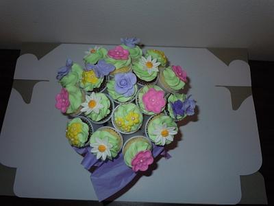 Mini cupcake bouquet - Cake by Karen Seeley