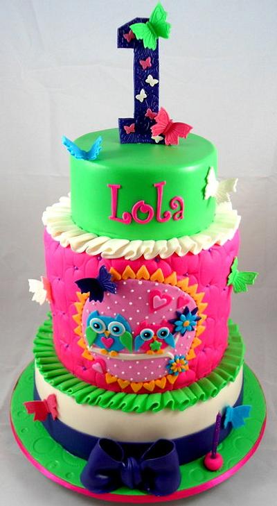 Lola's Owl Cake- 1st Birthday - Cake by Lisa-Jane Fudge