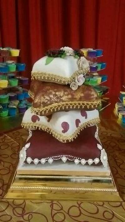 Wedding Pillow Cake & Cup cakes - Cake by Fondant Follies Cakes