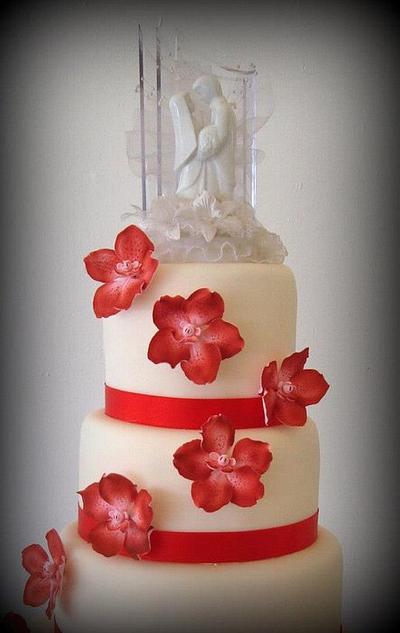 Simple white and red - Cake by Xavier Boado