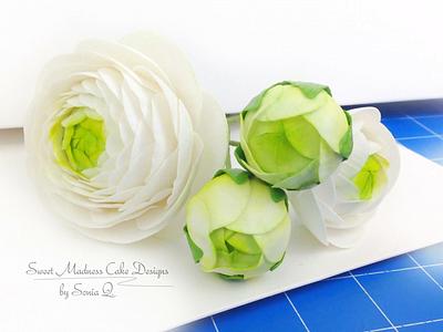 Ranunculus sugar flower - Cake by Sweet Madness Cake Designs