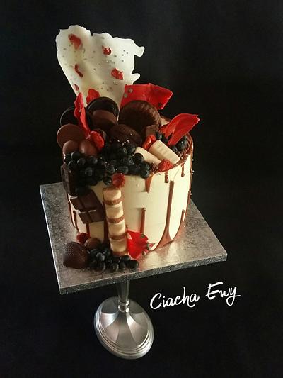 Drip cake with sweets - Cake by Ewa