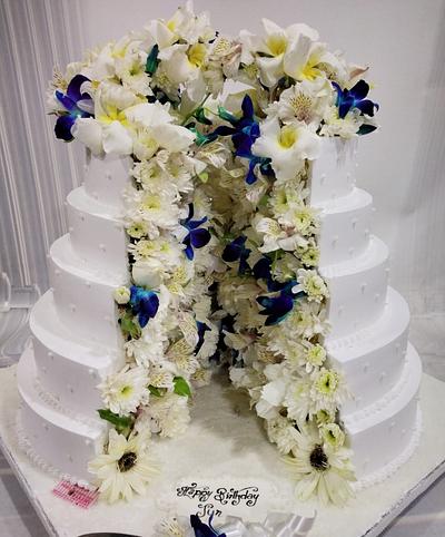 Split cake in Cream  - Cake by Michelle's Sweet Temptation