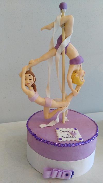 Pole dance dancers - Cake by BakeryLab