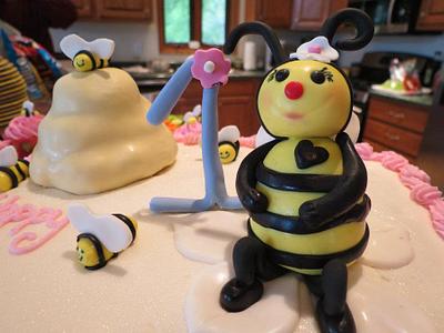 Bumblebee Topper - Cake by 308lara