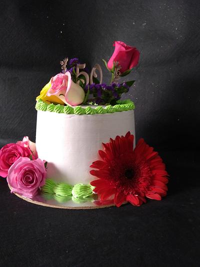 Fresh flower cream cake - Cake by Samees