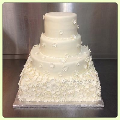 All white sweet 15 - Cake by Evelyn Vargas