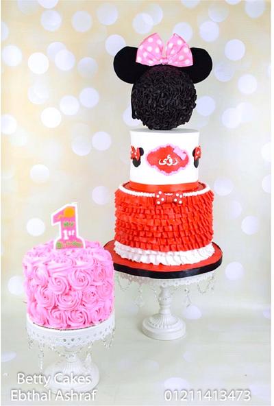 Minie mouse cake with its smash cake  - Cake by BettyCakesEbthal 