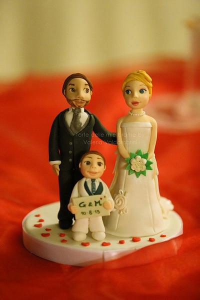 bride & groom... and child - Cake by tortedellemiebrame