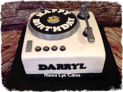 Record deck - Cake by Nanna Lyn Cakes