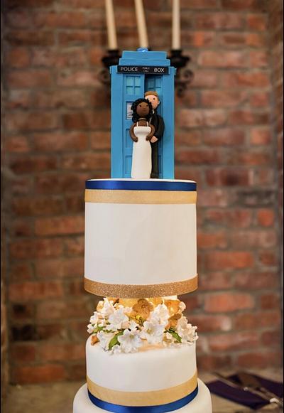 Tardis Dr Who Wedding Cake - Cake by Bonn Boni