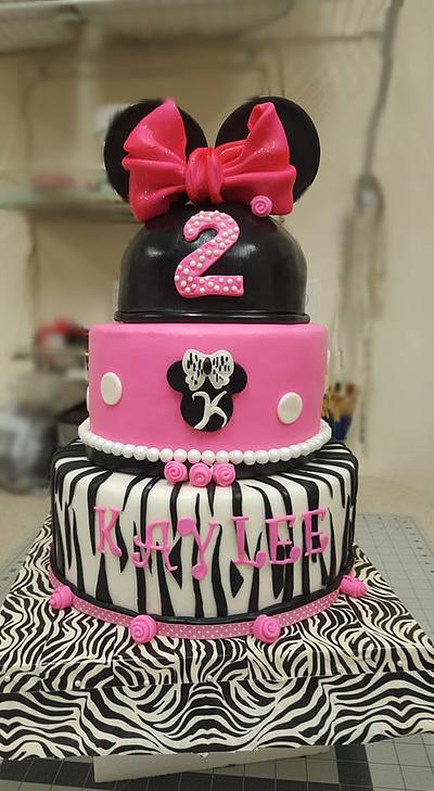 Minnie Mouse  - Cake by Wendy Lynne Begy