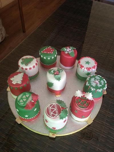 Christmas mini cakes - Cake by wisha's cakes