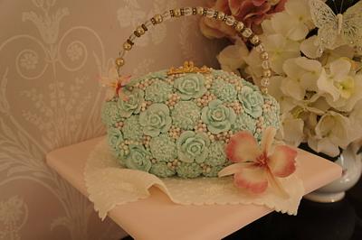 My sister's handbag cake! x - Cake by Julie