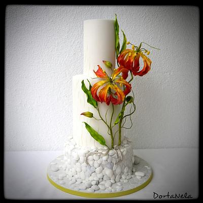 Wedding cake with Pebbles and Gloriosa - Cake by DortaNela
