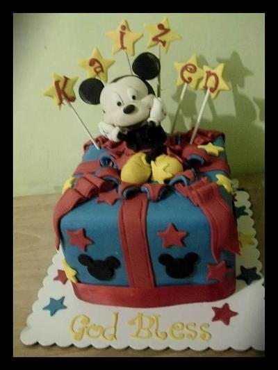 mickey mouse gift  - Cake by darlingcupcakes