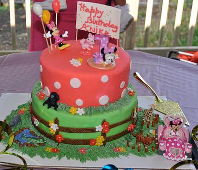 minnie mouse-zoo cake - Cake by yourfantasycakes