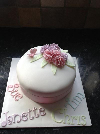 Ruffle flowers  - Cake by nannyscakes