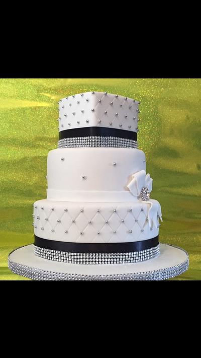 My 1st wedding cake! - Cake by Hannah Thomas