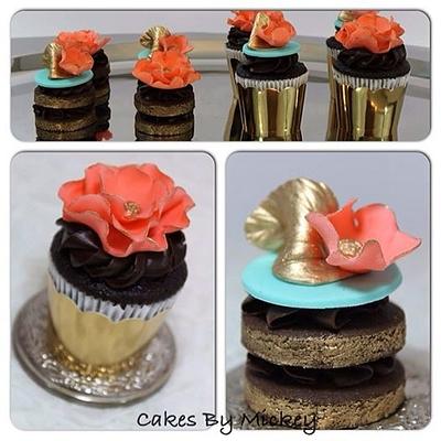 cookies & cupcakes - Cake by Cakes By Mickey