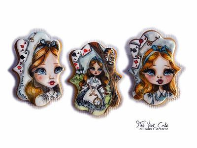 Alice handpainted cookies - Cake by Laura Ciccarese - Find Your Cake & Laura's Art Studio