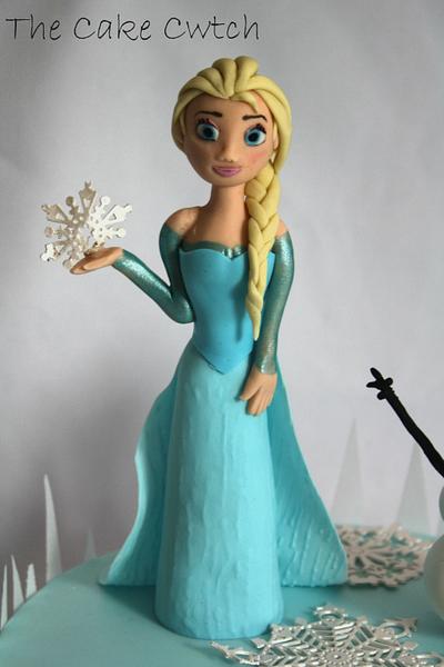 Gumpaste Elsa - Cake by The Cake Cwtch