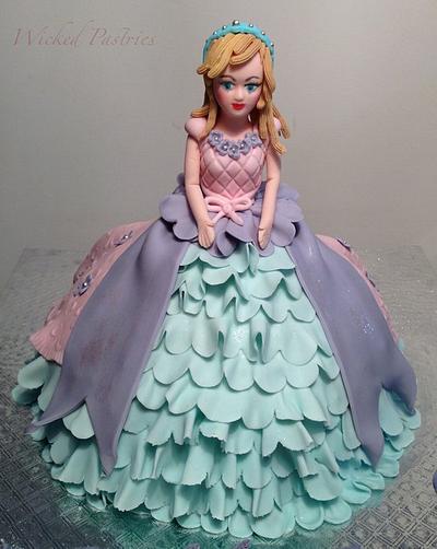 Doll Cake - Cake by Latisha