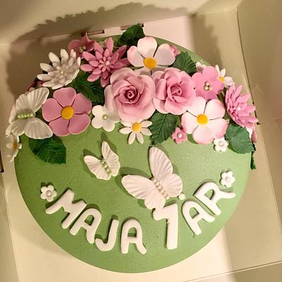 Birthday cake with lots of flowers - Cake by Kristine Svensson