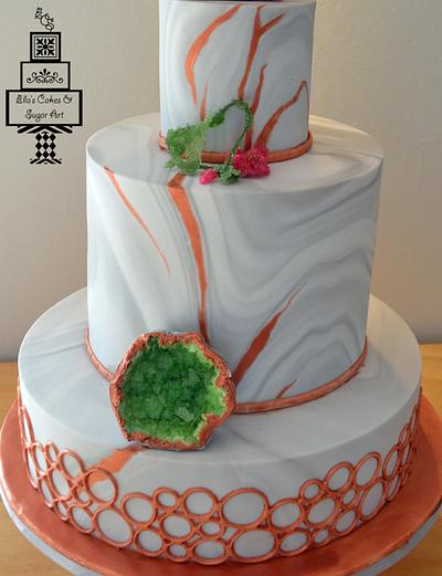 For the love of Geodes - Cake by EllasCakesAndSugarArt