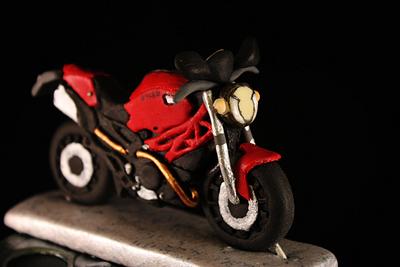 Ducati monster - Cake by Recreax